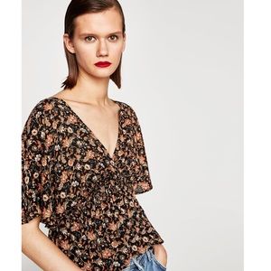 [NWT] Zara (XL) Floral V Neck Print Top